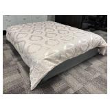 Envogue Queen-Size Pink Damask Comforter