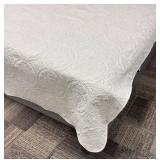 Cynthia Rowley Twin Bedspread - White Quilted Pattern