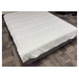 Room Essentials Twin XL Comforter - White Quilted