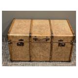 Hooker Furniture Vintage Style Trunk 33 in L x 20 in W x 18 in H