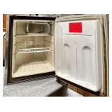 PONTOON Beach Bar Edition Refrigerator with Granite Style Countertop
