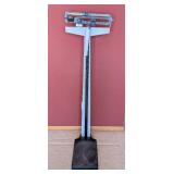 ML - Healthometer Vintage Medical Beam Scale - 300 lb Capacity Floor Scale