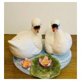 BR1 - Westland Swan & Duck Salt & Pepper Shaker Set on Lily Pad Base - 4 Pieces