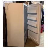 Insignia NS-UZ17WH0 Refrigerator, White - 115V, 320W Defrost