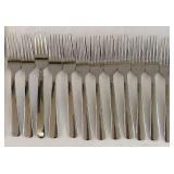 Oneida 36-Pc Flatware Set - 12 Forks, Spoons & Knives