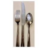 Oneida 36-Pc Flatware Set - 12 Forks, Spoons & Knives
