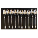 ZUKI Kitchenware 34-Pc Floral Dinnerware & Flatware Set with 6 Pink Tasting Forks