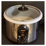 Oyster Blender 16-Speed; Crispa ARC-410BT Rice Cooker; Crock-Pot