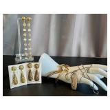 Damascene Gold Earrings - Vintage Damasquinado de Oro Filigree & Bead Drops