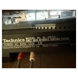 Technics SL-DD33 Direct-Drive Automatic Turntable System - 33/45 RPM