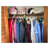 SCOTTEVEST Red Vest - Size L & Assorted Winter Jackets & Caps