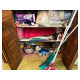 Swiffer WetJet Mopping System Teal with Cleaning Accessories - quantities unverified