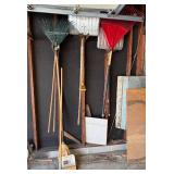 Garden Tools: Rakes, Brooms & Long-Handled Hand Tools