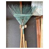 Garden Tools: Rakes, Brooms & Long-Handled Hand Tools