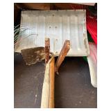 Garden Tools: Rakes, Brooms & Long-Handled Hand Tools