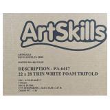 ArtSkills White Foam Trifold, 22 in X 28 in