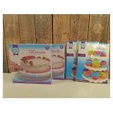 Baked with Love - 2 cupcake stands, 2 cake turntables