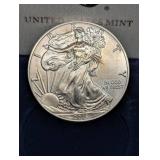 United States Mint American Silver Eagle 2016 1 oz Silver Dollar - Presentation Case