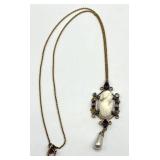 Antique Cameo Pendant Necklace