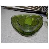 This is a vintage Indiana Glass or Anchor Hocking "Daisy & Button" triangle snack set