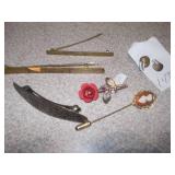 Vintage Jewelry celloid pink pin