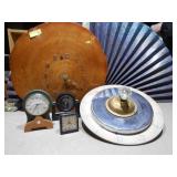 The image displays several clocks,