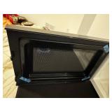 Hamilton Beach Microwave Oven - 900W Countertop with Digital Display