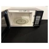 Hamilton Beach Microwave Oven - 900W Countertop with Digital Display