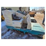 Tennant 7200 Ride On Floor Scrubber - For Parts or Repair