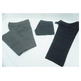 3ct Womens Dress Pants (2) and dress shorts (1). Very Good Condition