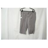Fresh Produce Size L shorts/capris