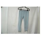 Hue size M. stretch jean capris