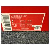 Nike Dunks 9 - 7.5