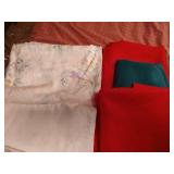 Linen Lot - Tablecloths, Doilies