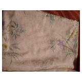 Linen Lot - Tablecloths, Doilies
