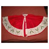 Tree Skirt & 2-Sided Woven Gingerbread Blanket