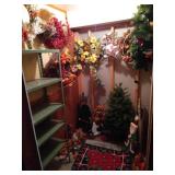 Wreaths & Holiday Decor