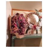 Wreaths & Holiday Decor