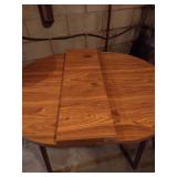 Table with Leaf