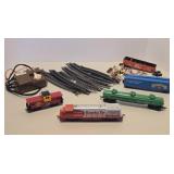 Nice Condition HO Train Set - Santa Fe Engine