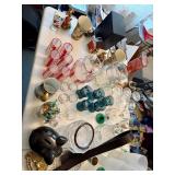 Contents of Table - Vintage Glassware, Collectibles etc #1