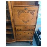 Very nice Condition Antique Quartersawn Oak Gentleman