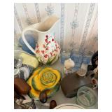 Contents of Table - Vintage Glassware, Collectibles etc #2