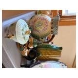 Very nice Estate Lot of Vintage & Antique Majolica & other Pottery