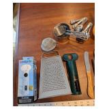 Brabantia Garlic Press - Profile Line & Box Grater, Citrus Press & Kitchen Tools