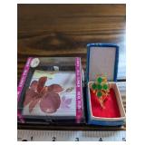 La Belle Collection Green Gem Flower Brooch & Pink Real Flower Pendant
