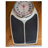 Healthometer Professional Dial Scale 325 LBS Capacity