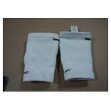 Franklin MLB Pro Classic Batting Gloves and Knee Pads