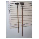 1ct garden hoe, 1ct scraper