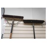 2ct Shop Brooms